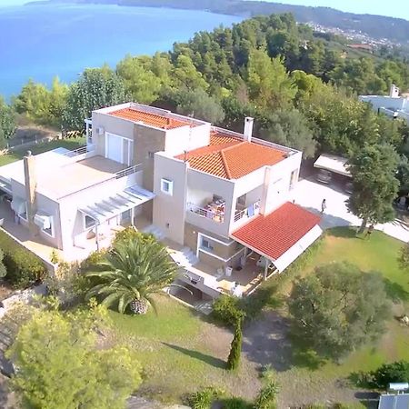 Villa Achilleos Posidi Rom bilde